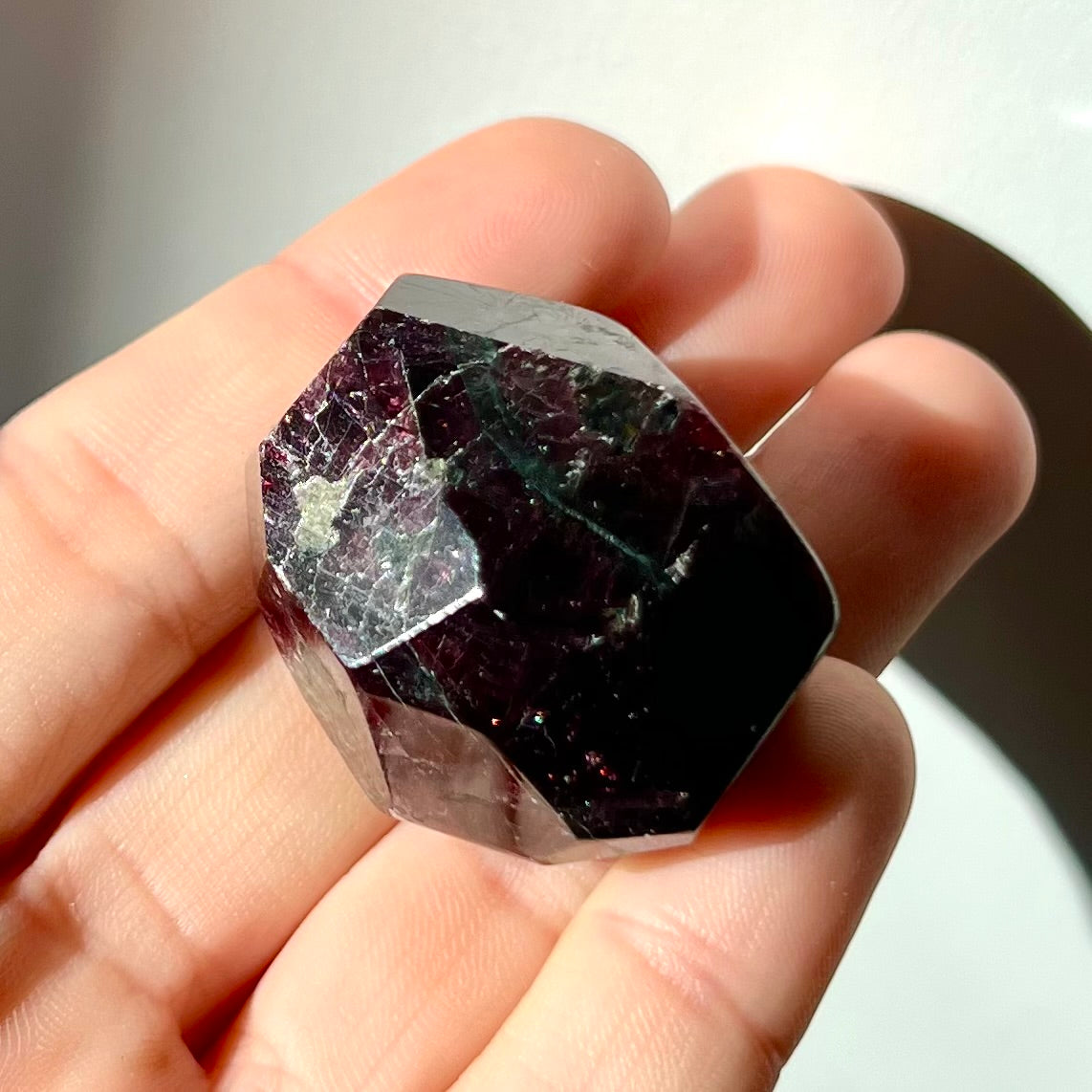 Polyèdre de Grenat Rhodolite 1