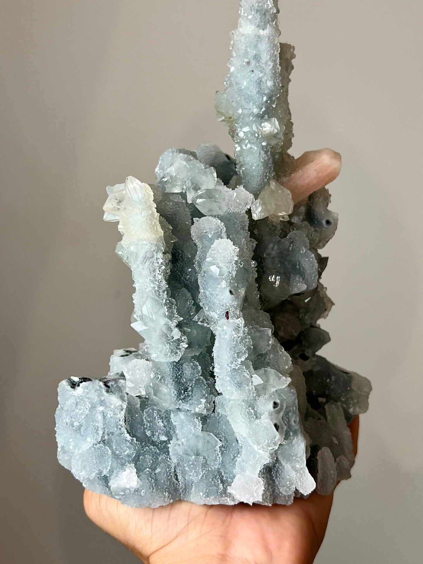 Apophylite / Calcédoine / Stilbite brute