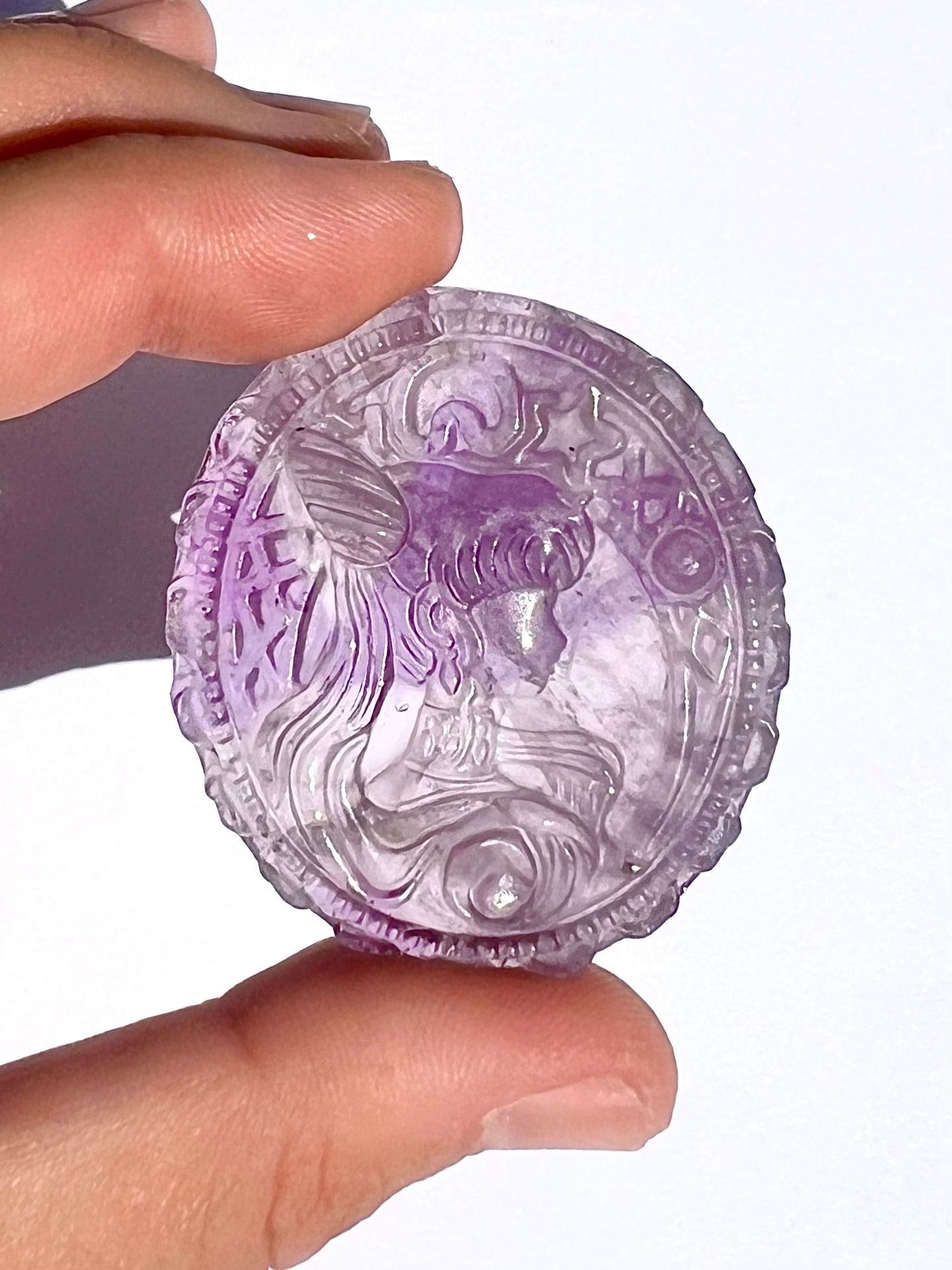 Sculpture Sailor Moon en Améthyste 1