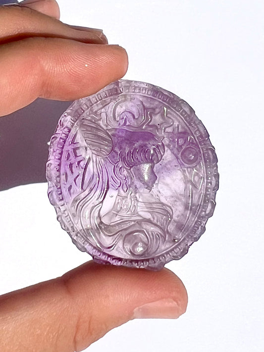 Sculpture Sailor Moon en Améthyste 1