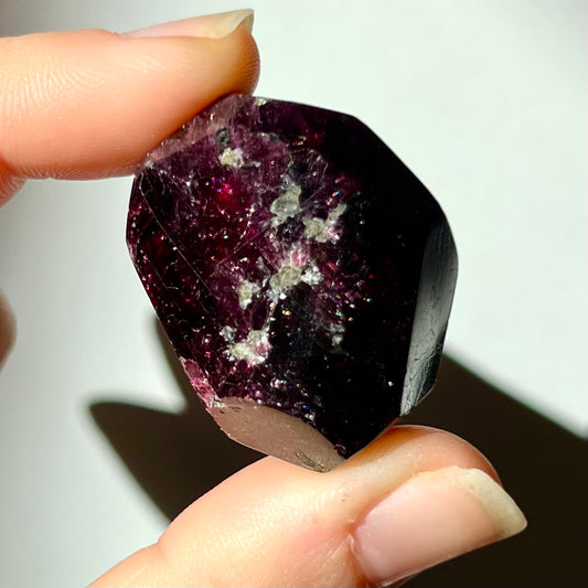 Polyèdre de Grenat Rhodolite 9