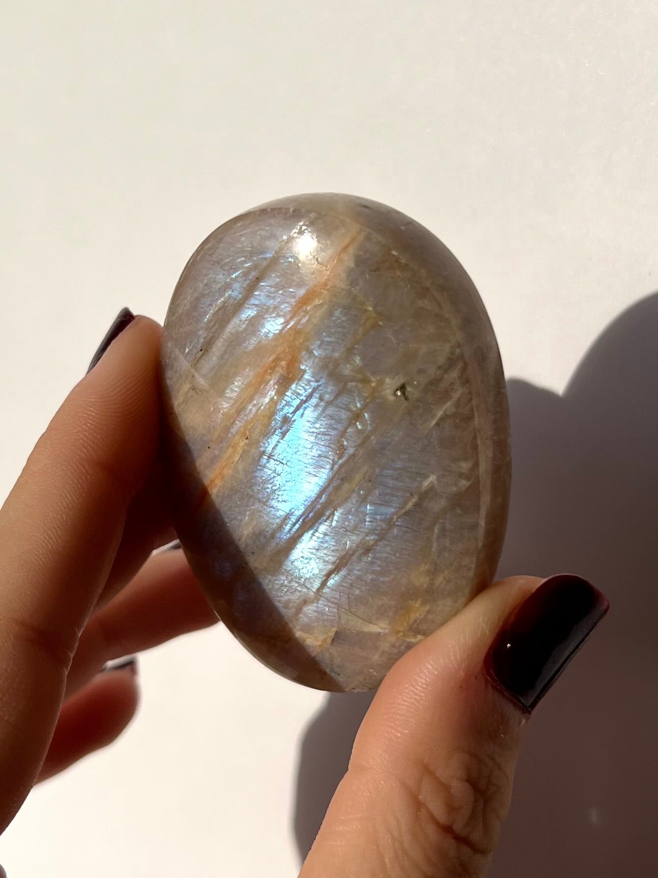 Galet de Pierre de Lune bleutée 14