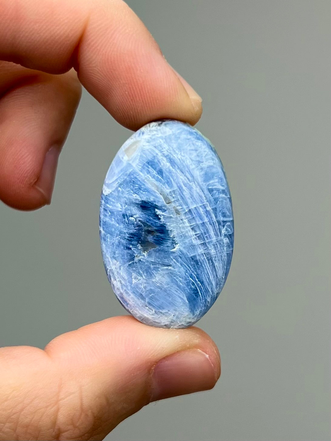 Galet Cyanite 3