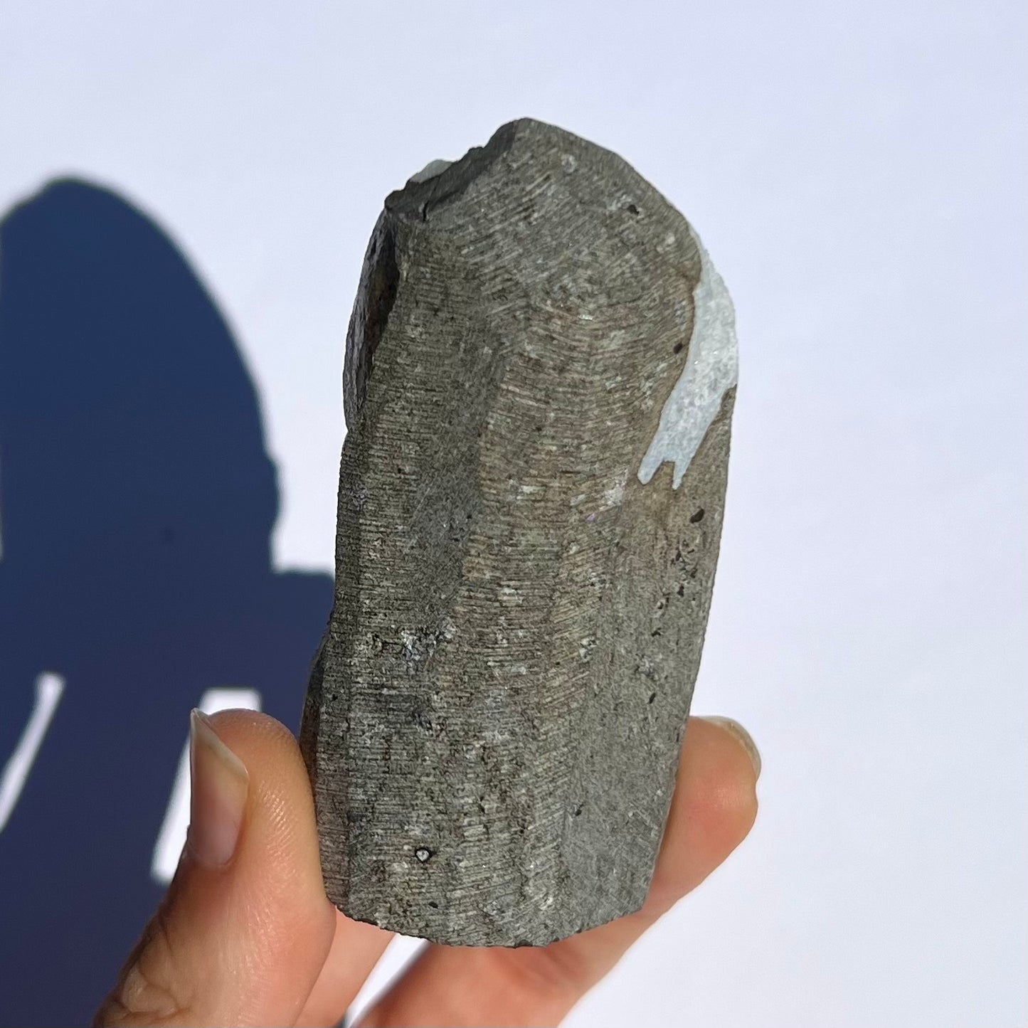 Géode Okenite sur Améthyste 1