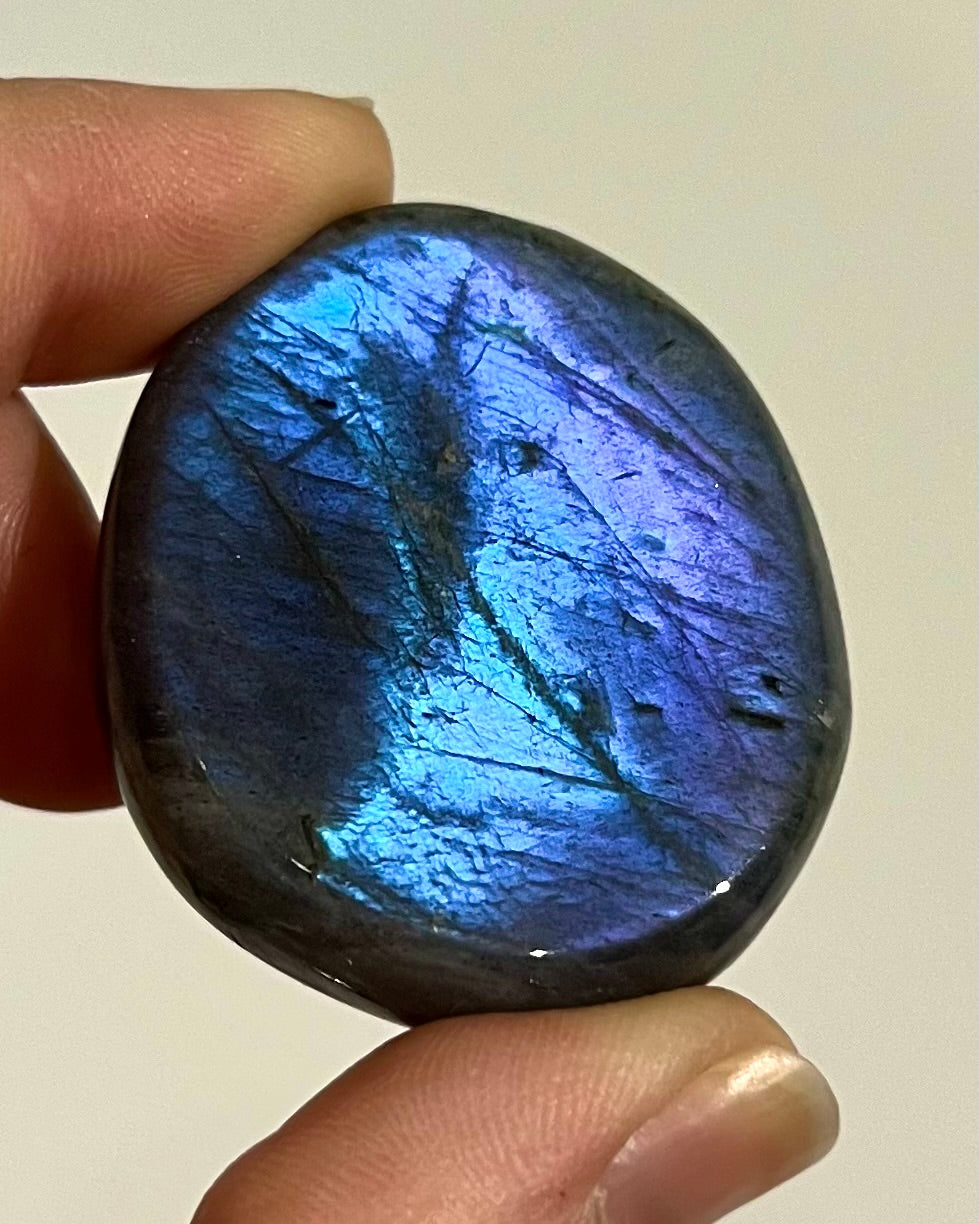 Galet de Labradorite 16