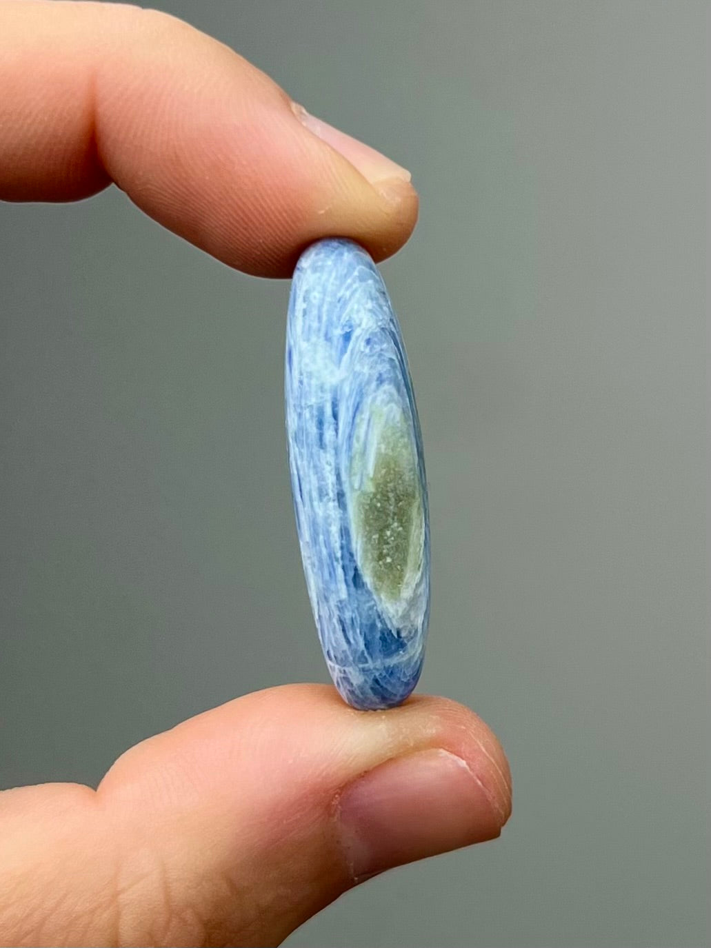 Galet Cyanite 6