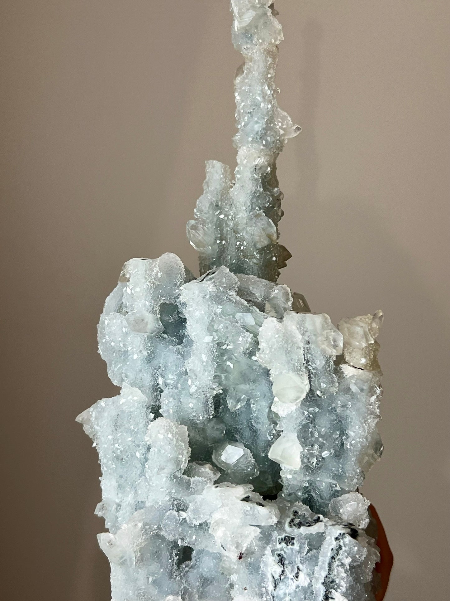 Apophylite / Calcédoine / Stilbite brute