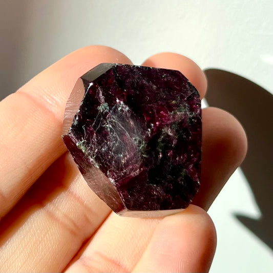 Polyèdre de Grenat Rhodolite 2