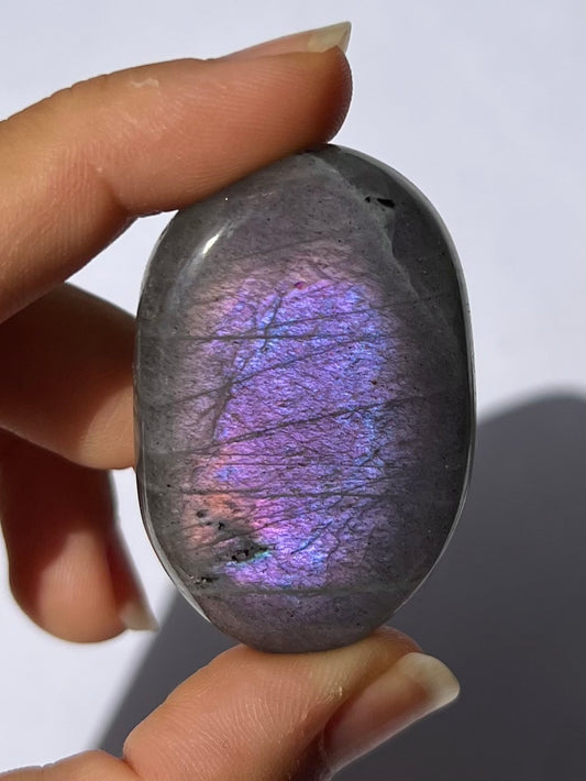 Galet de Labradorite 16