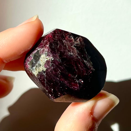 Polyèdre de Grenat Rhodolite 4