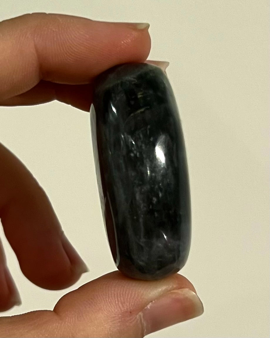 Galet de Labradorite 18