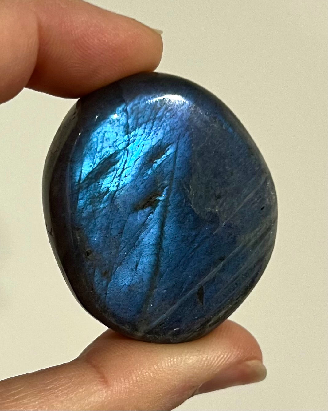 Galet de Labradorite 16