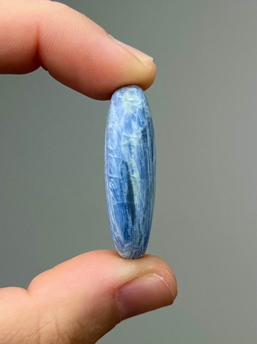 Galet Cyanite 2