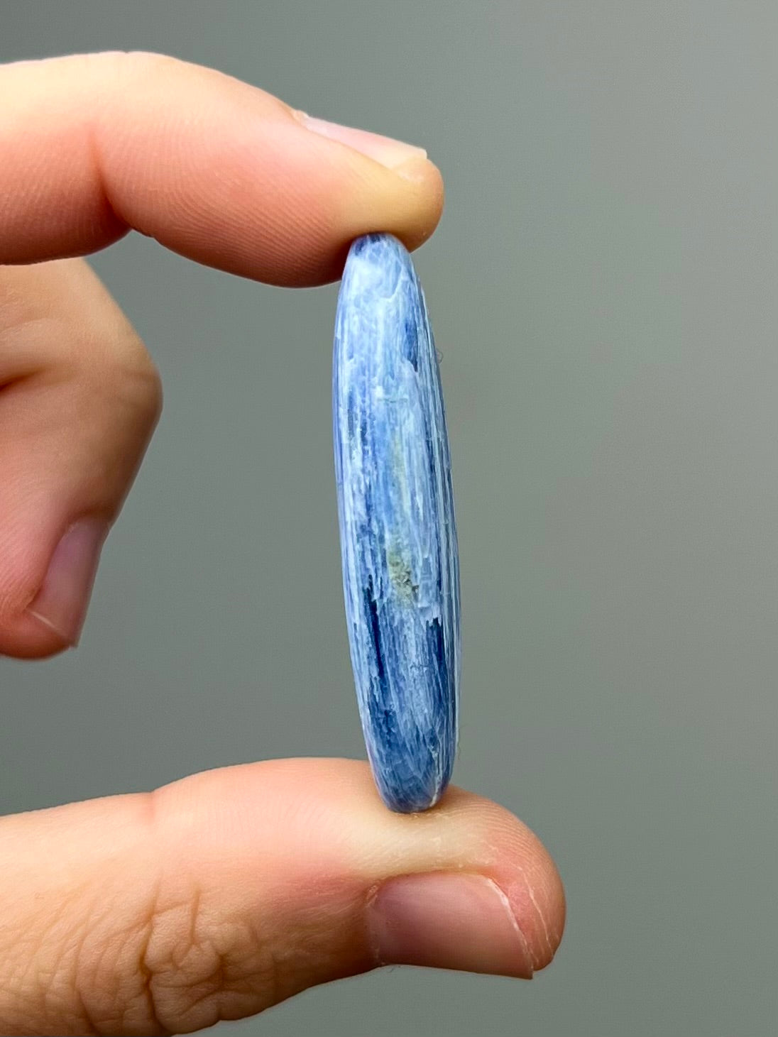 Galet Cyanite 1