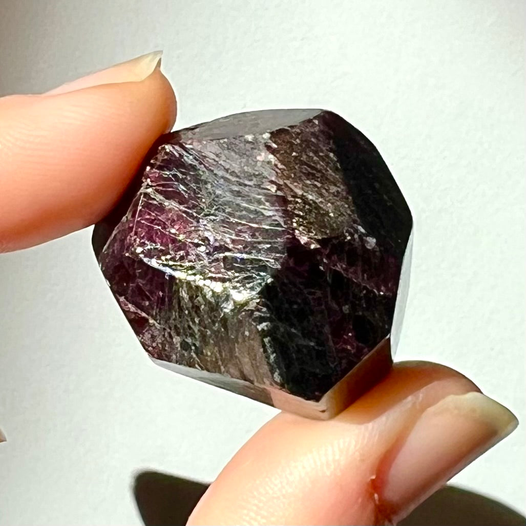 Polyèdre de Grenat Rhodolite 7