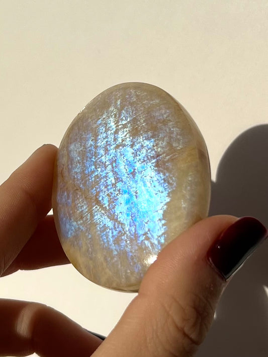 Galet de Pierre de Lune bleutée 9