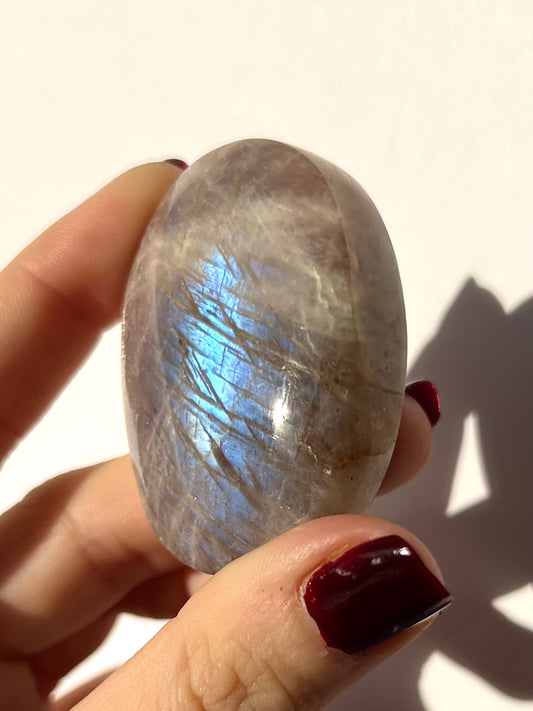 Galet de Pierre de Lune bleutée 13