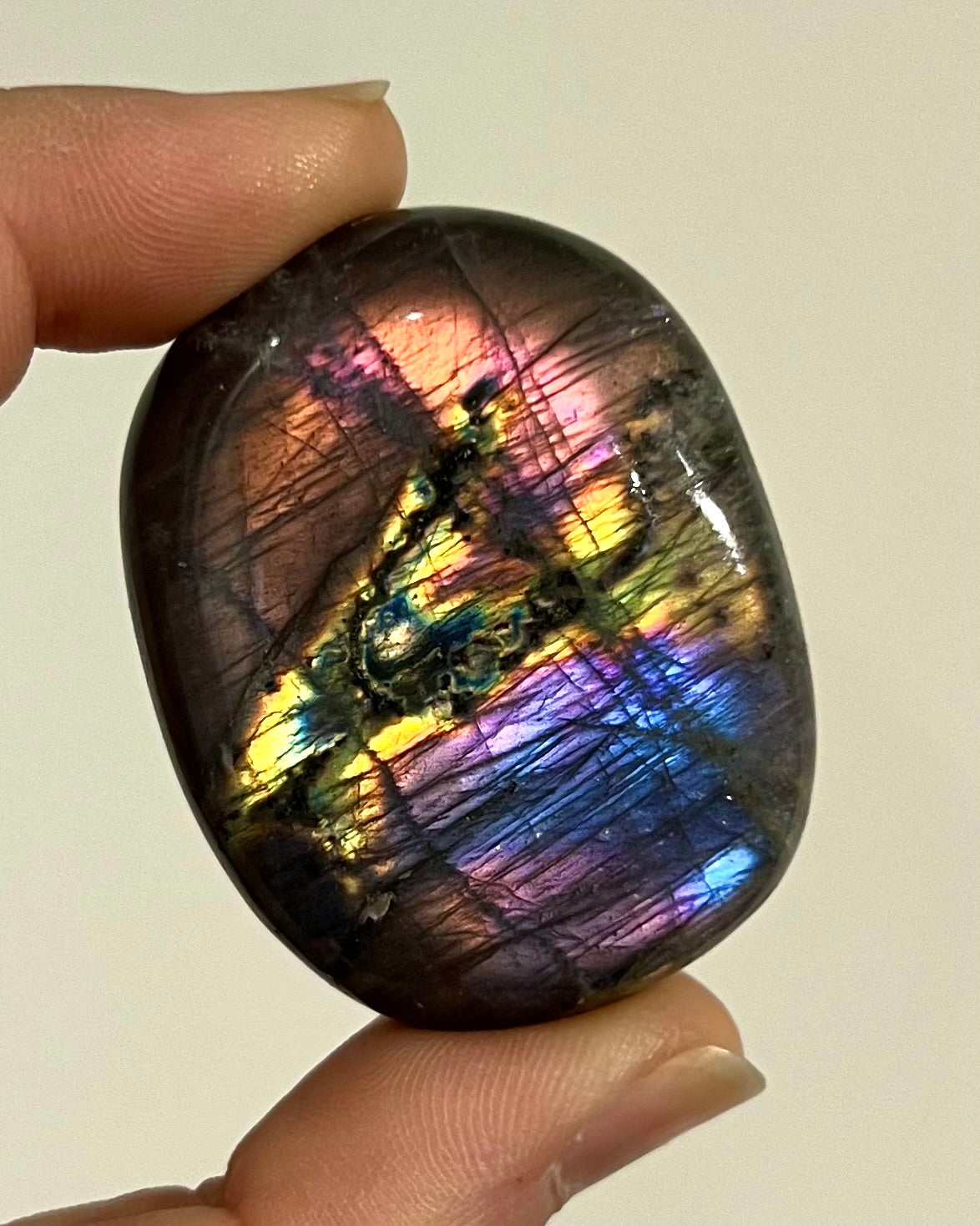 Galet de Labradorite 15