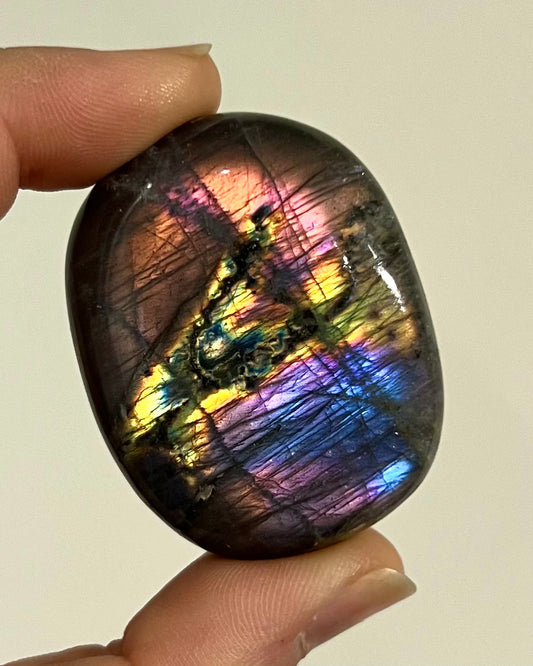 Galet de Labradorite 15