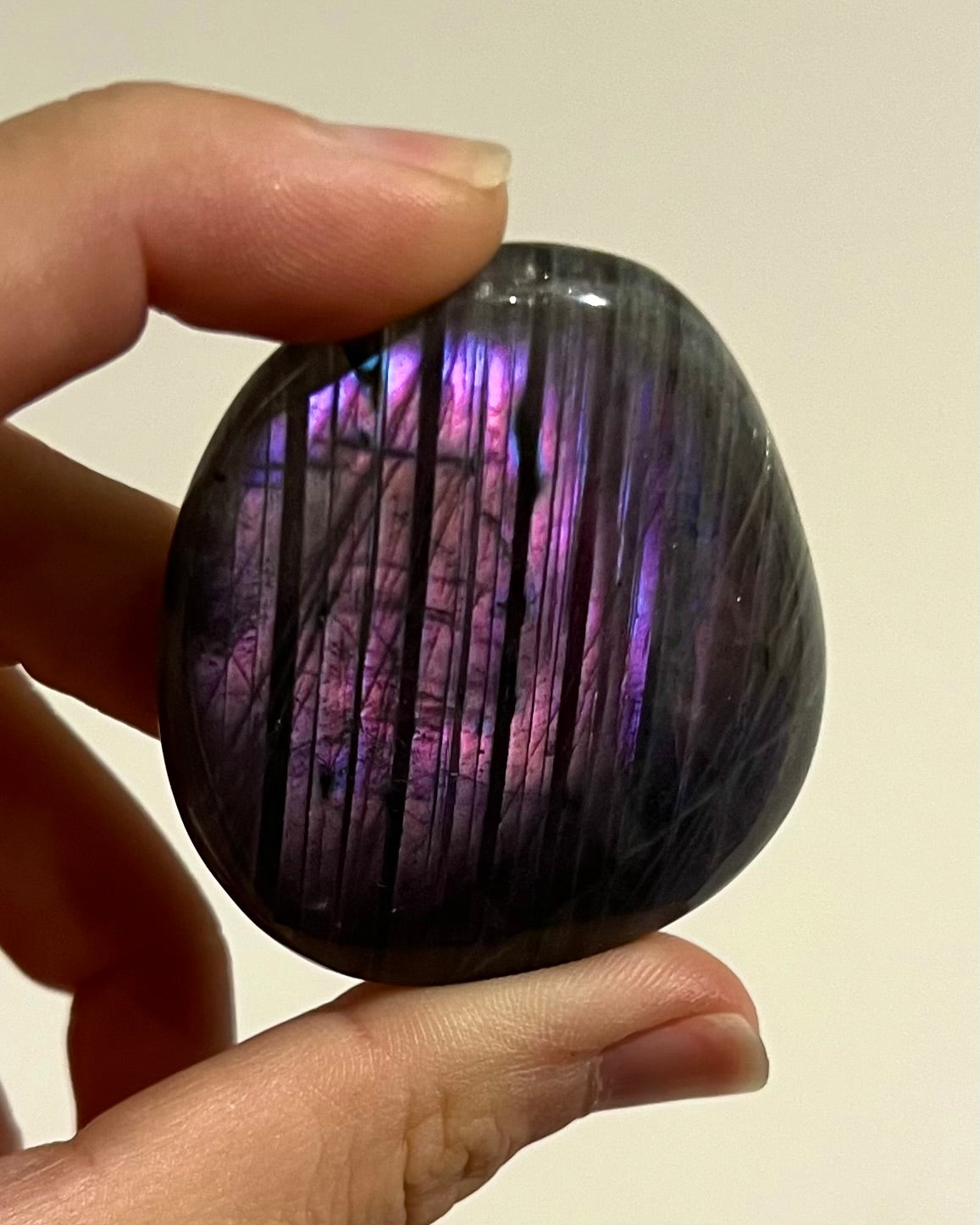 Galet de Labradorite 3