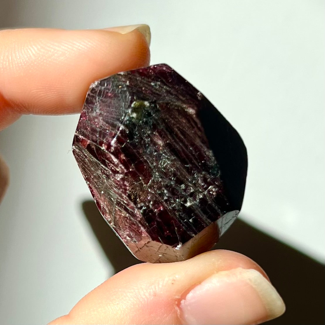 Polyèdre de Grenat Rhodolite 7