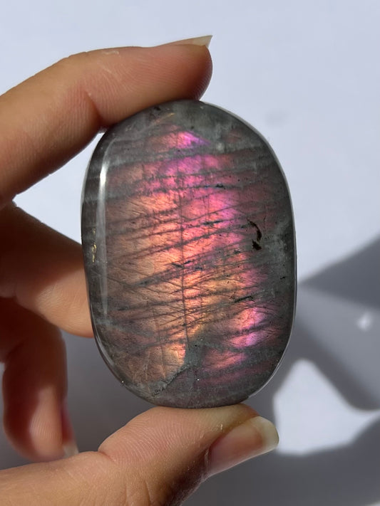 Galet de Labradorite 3