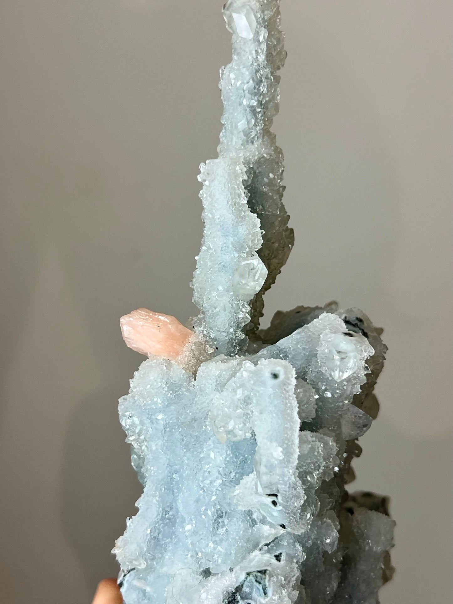 Apophylite / Calcédoine / Stilbite brute