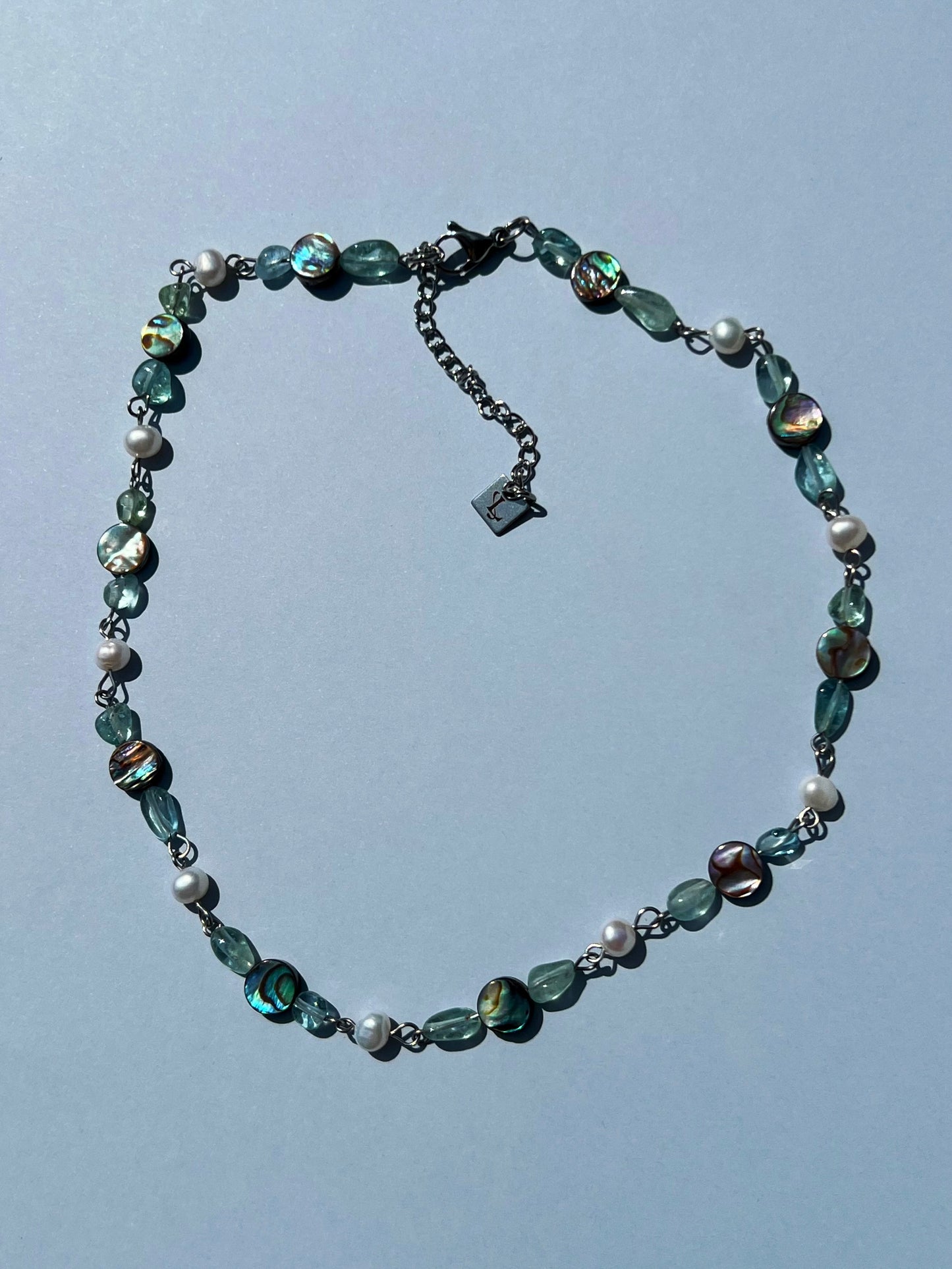 Collier Blue