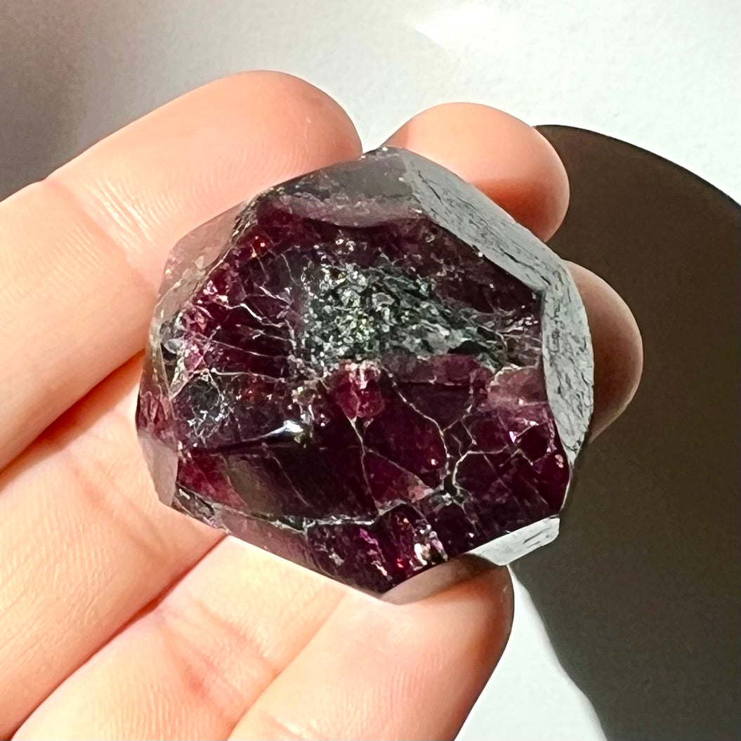 Polyèdre de Grenat Rhodolite 8