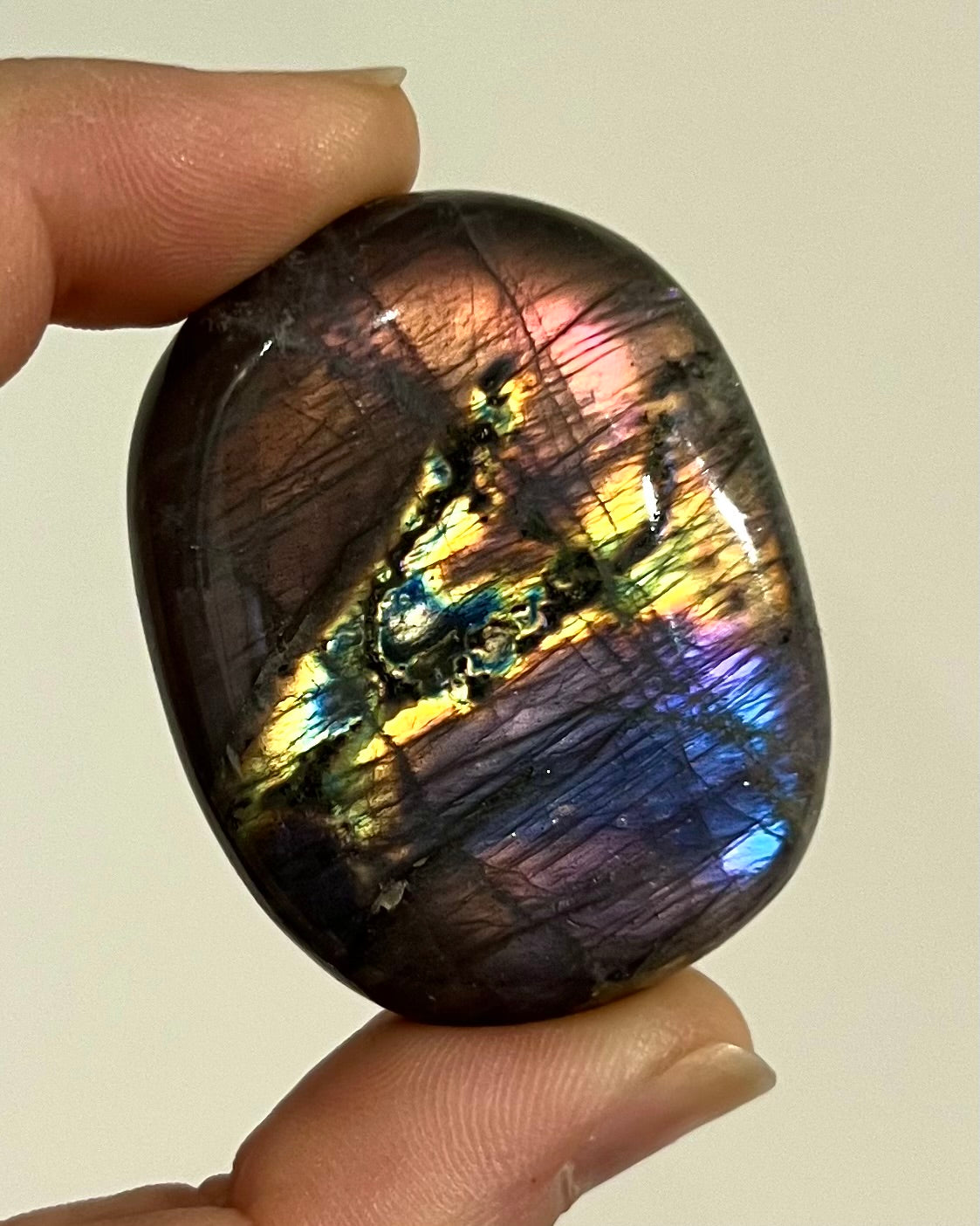 Galet de Labradorite 15