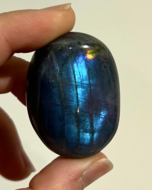 Galet de Labradorite 18