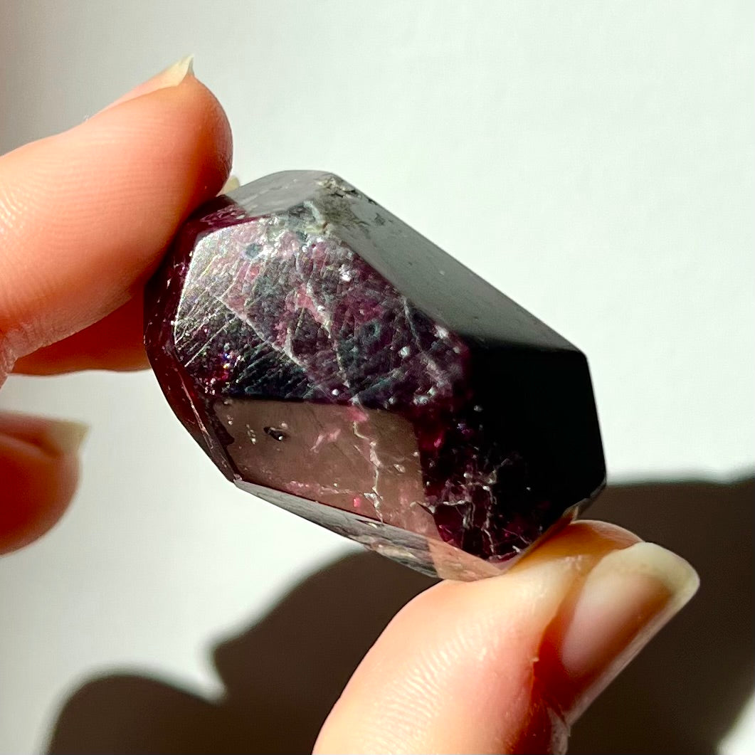 Polyèdre de Grenat Rhodolite 4