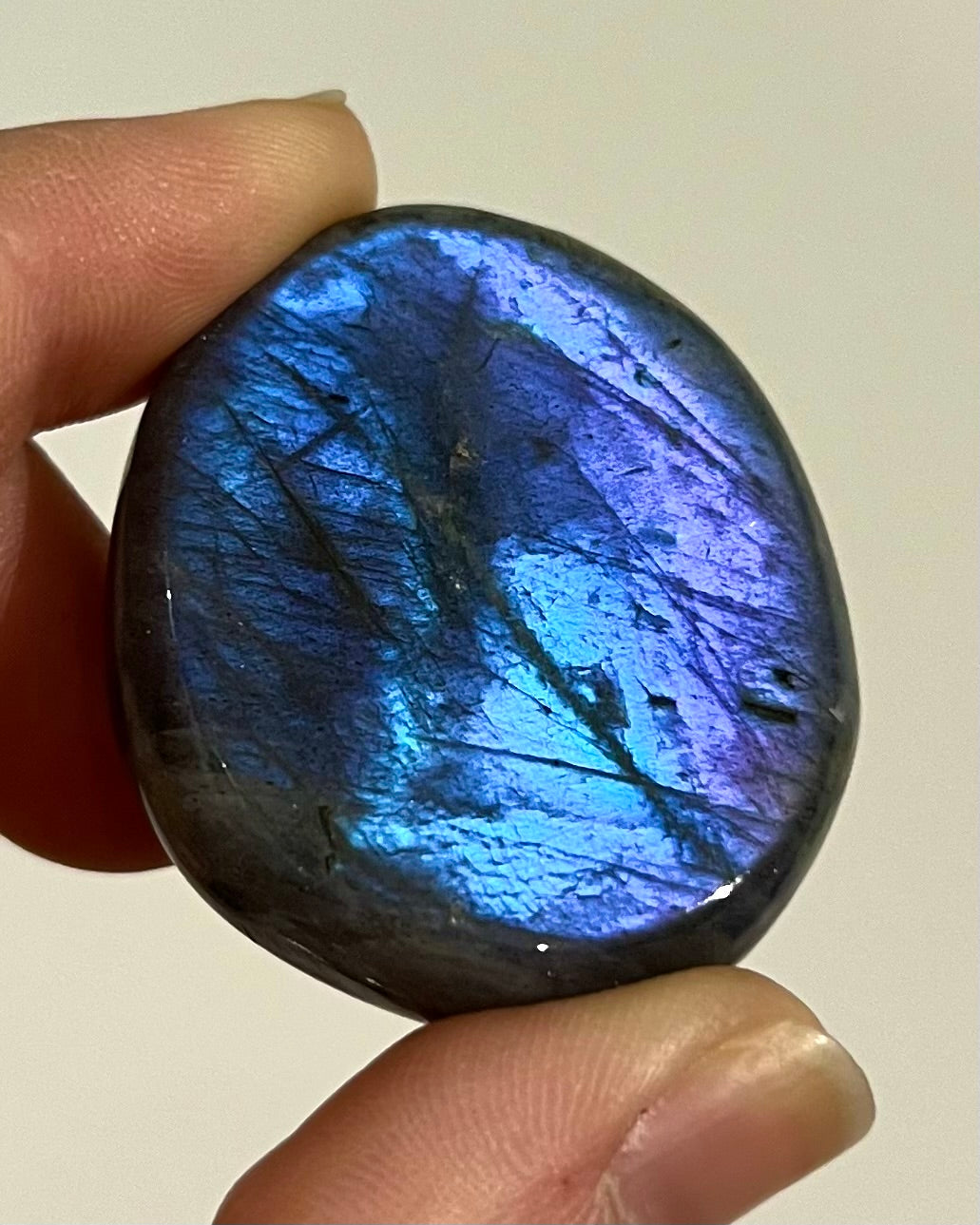 Galet de Labradorite 16