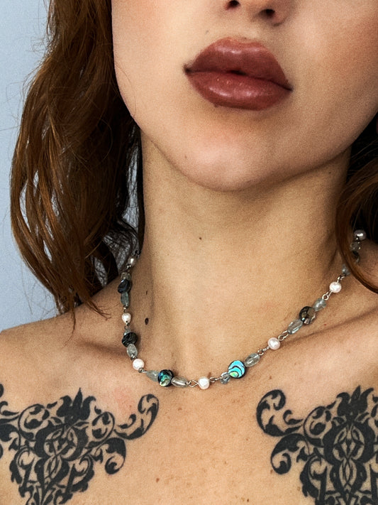 Collier Blue