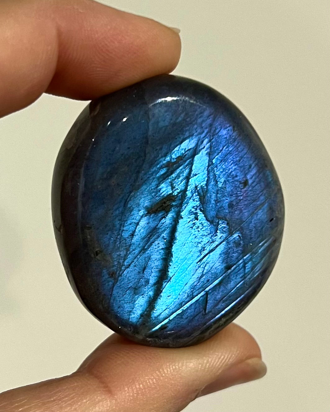 Galet de Labradorite 16